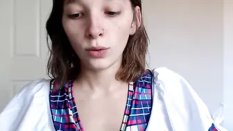 yungandfree0223  Loves to fuck her self for tokens