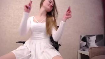 emilia_karter 19.02.2022 1904_female_chaturbate video_2