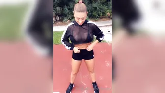 Francia James show 51