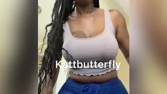 Katt aka kattbutterfly onlyfans Veronika Yeskin fingering on the bed
