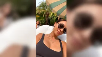 Scarlet Silva onlyfans Experienced bitch spreads her legs