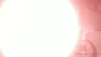 SandyInLace onlyfans Spectacular bitch jerks off juicy pussy