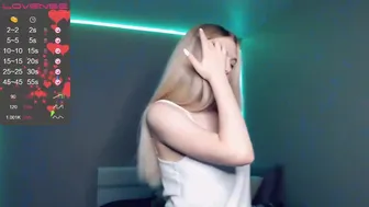 small_blondee chaturbate 202108032041