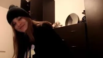 Kendall Tyler_Kendall Tyler Sweet babe sucks dildo