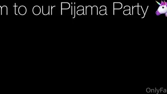 kattmodel onlyfans Juicy babe fucks her shaved pussy