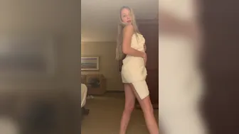 Lily Larimar onlyfans  jerking on a chair