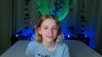 Watch helenchristensen 15-july-2022 1912_female_chaturbate_2_4