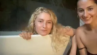 mypussysavestheworld Ardent ladies twirl juicy ass