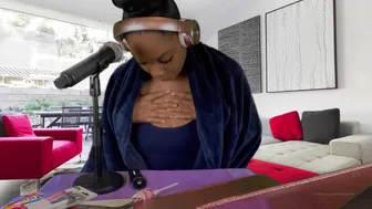 Totally Tee aka totallytee onlyfans blue-eyed cutie masturbates in private