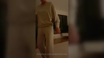 Arabella De Rose aka Hotwife aka arabelladerose onlyfans wonderful redhead sexy poses for the camera