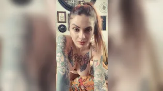 Clem Suicide aka clemsuicide onlyfans courtesan takes off her tights-showing charms