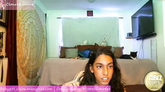 babygirl_claire  Resting naked in front of the camera