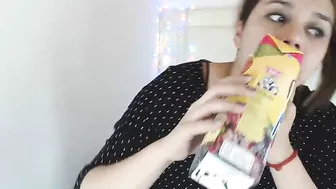 nicolle_bunny  Pushed back her panties and showed her ass