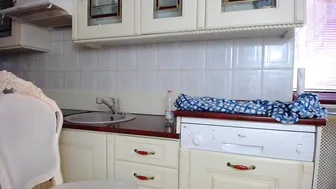 tunderose  stripping for tokens in webcam chat