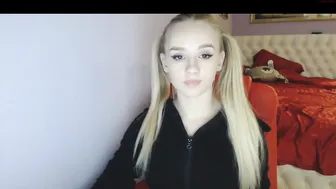 anik201  rubs her clit in private show