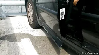 Cleo_sinns public place