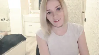 laya391  Caresses a wet pussy