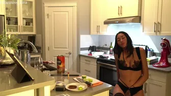 [chaturbate] littlemiss_kira 28-Dec-2023 touches herself for tokens