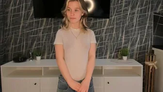 [chaturbate] lynnatlee caresses the clitoris 9-April-2024