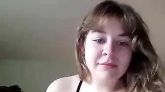 lilbellari  MFC slut dildoing her wholes