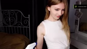 LOVELY_SHYY shows her tits slip in water show HD