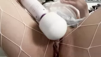 lumaskyesucks onlyfans 23-12-2024 masturbates clitoris with vibrator