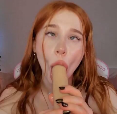 Leahsthetics sucking dildo ahegao