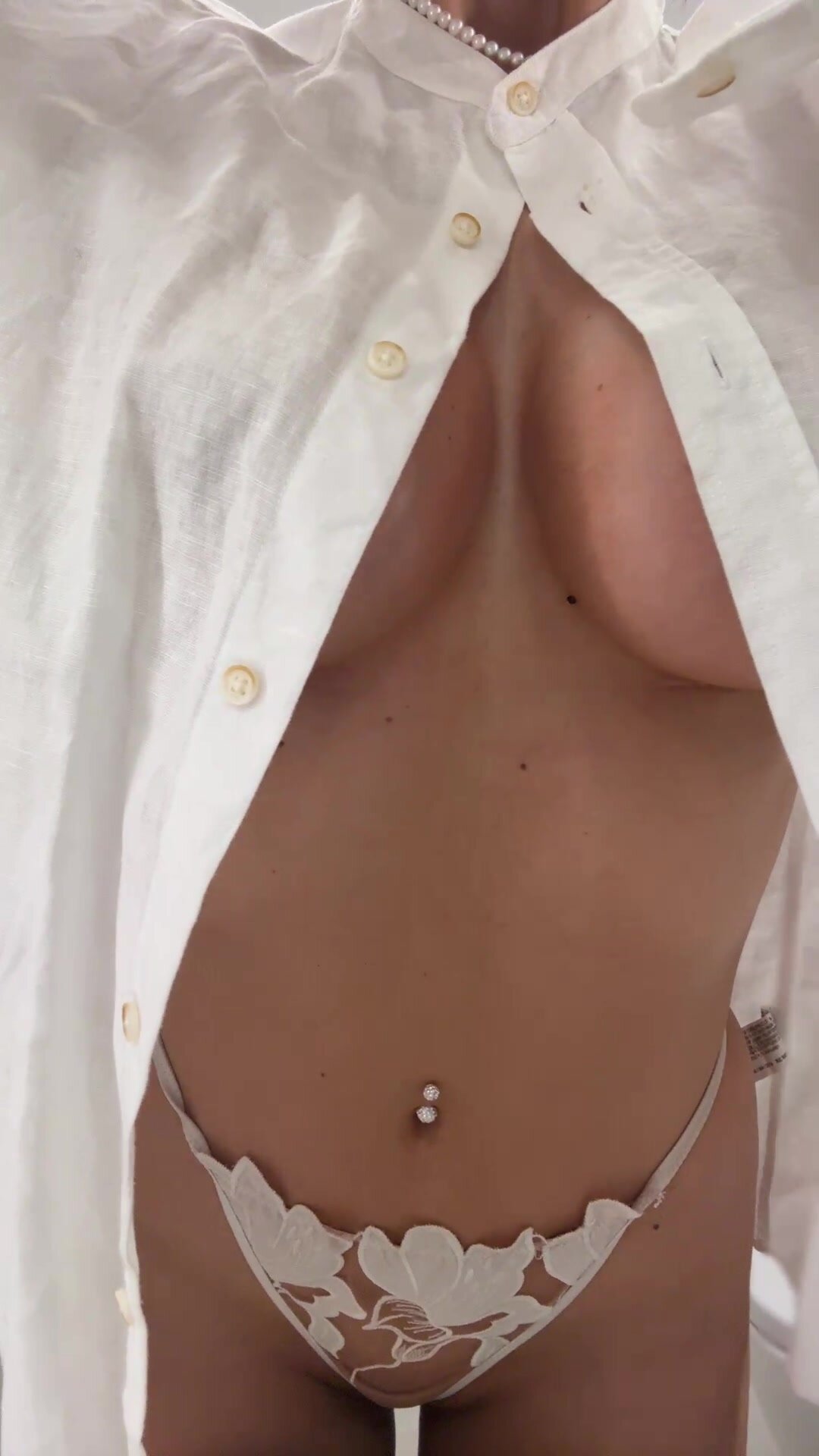 EmilyPortec 2025-02-26 nipple slips
